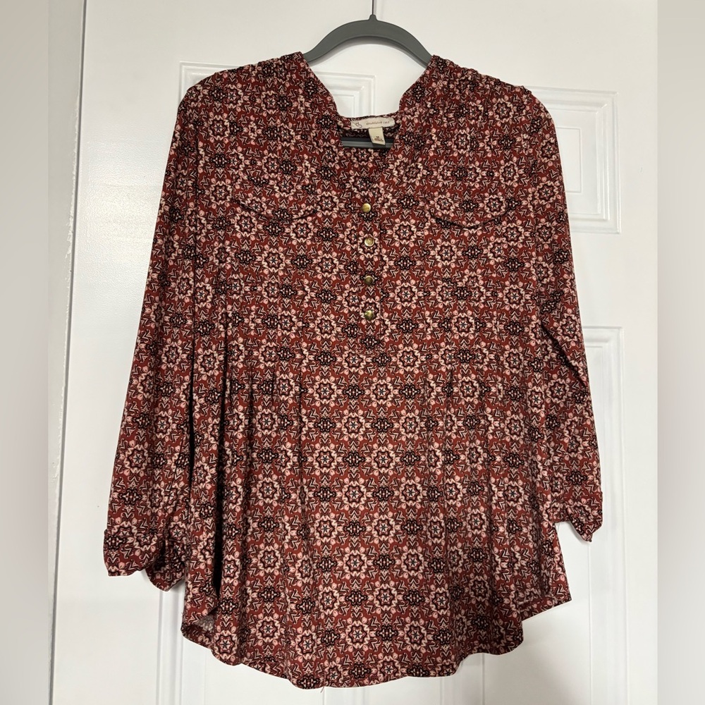 Chic Floral Button-Up Blouse